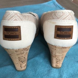Toms wedges